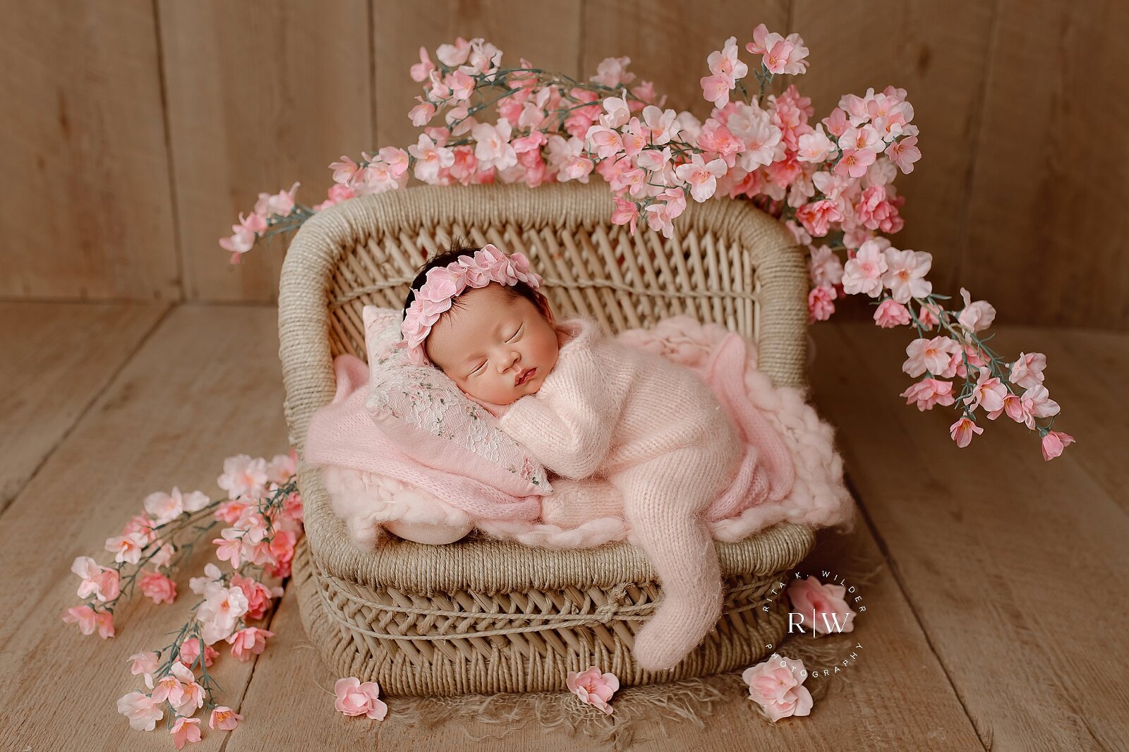 newborn photographer DFW, newborn portraits near me, DFW Baby Photographer, baby photography near me