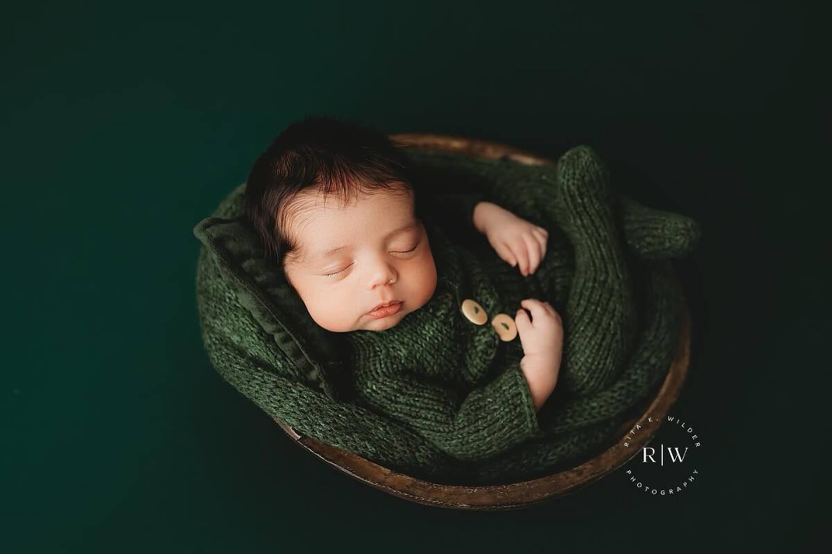 Dallas Newborn Photographer; DFW newborn photoshoot, newborn photographers Dallas TX, Lewisville TX newborn photography studio